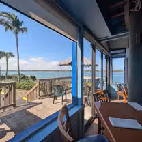 A photo of Manatee Island Bar & Grill restaurant