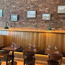 A photo of Bear's Wine Bar restaurant