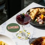 Cover image for Simona
