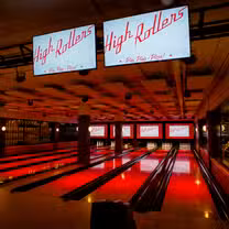 Foto von High Rollers Bowling & Pizza Restaurant