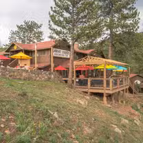 Una foto del restaurante Lariat Lodge Brewing Co. - Evergreen