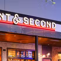 Una foto del restaurante Saint & Second - Manhattan Beach
