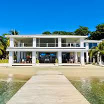 A photo of Luna Beach Bar and Grill Restaurant restaurant