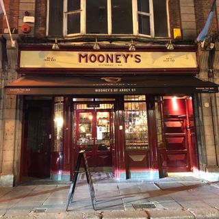 Mooney's Bar & Restaurant
