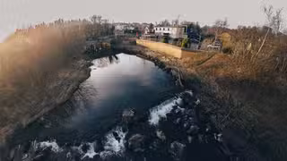 Una foto del restaurante The River Inn