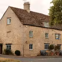 Una foto del restaurante The Swan at Southrop