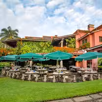 A photo of Las Mañanitas restaurant