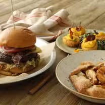 A photo of Lazy Dog Restaurant & Bar - Southlands restaurant