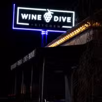 Una foto del restaurante Wine Dive + Kitchen