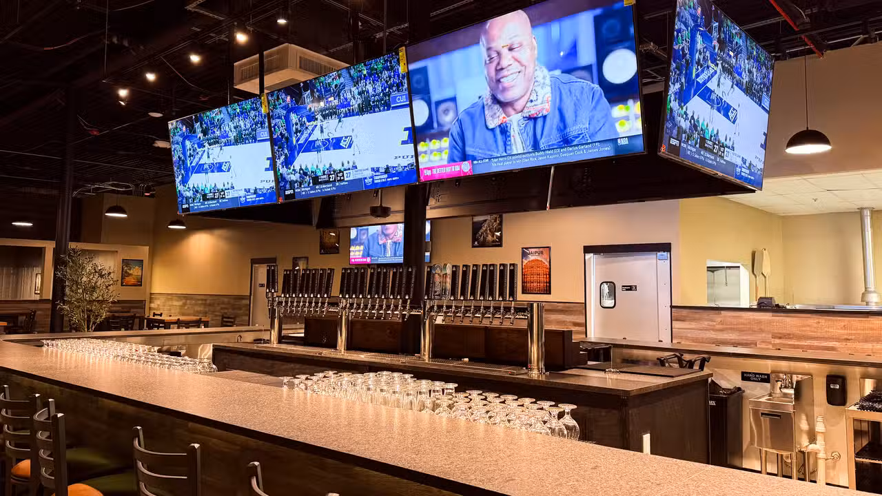 Binnenkant - Omnium Brewing - Nashua, NH, Nashua, NH