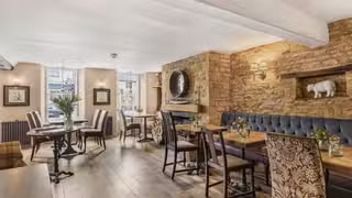 Una foto del restaurante Golden Pheasant Inn