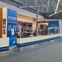 Una foto del restaurante Icons Sports Bar & Grill, Vancouver International Airport - US Terminal, Gate E81