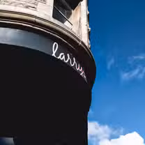 A photo of larrys restaurant