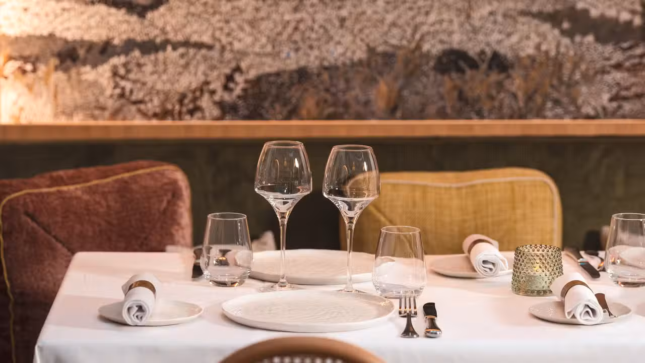 Gourmet address steps away from Arc de Triomphe. - Le Serpentine, Paris, Ile-de-France