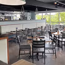 A photo of Mallards - Shakopee restaurant