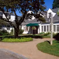 A photo of Henry's at Lake Sunapee Country Club restaurant