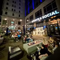 Una foto del restaurante Sports & Social - Allentown