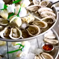 A photo of Perla Oyster Bar & Grill restaurant