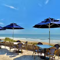 Una foto del restaurante Lynda's at the Ocean Club