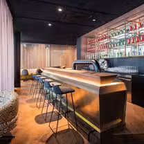 Una foto del restaurante MOOONS Restaurant & Bar