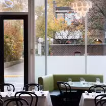 A photo of Jules restaurant