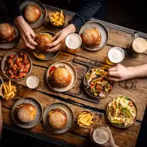 Una foto del restaurante Long Arm Brewery & Tap Room