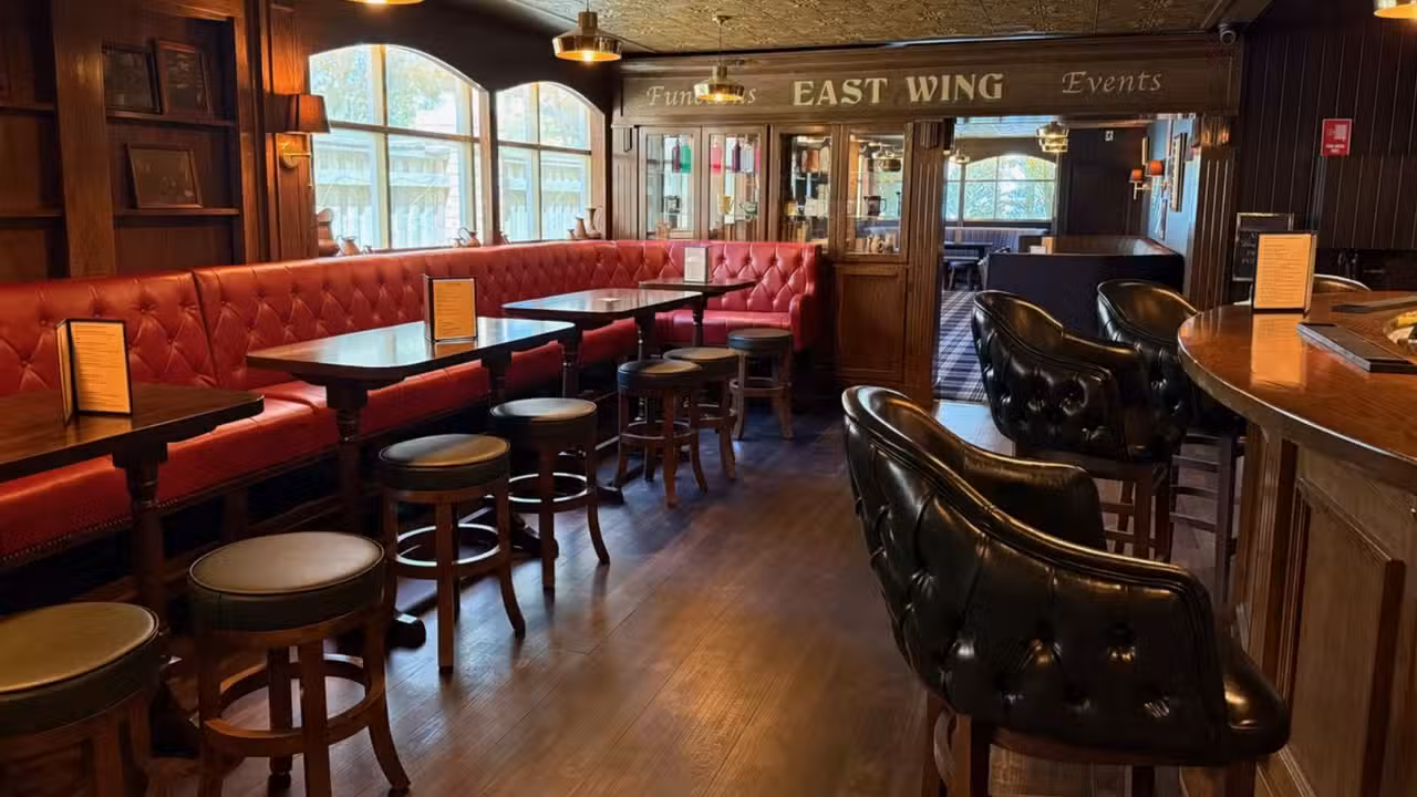 Southend Hotel Bistro & East Wing Wine Bar, Maroubra, AU-NSW