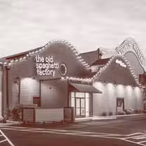 Una foto del restaurante The Old Spaghetti Factory - Rancho Cordova