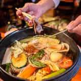 SUKIYAKI - Traditioneller japanischer Hotpot photo