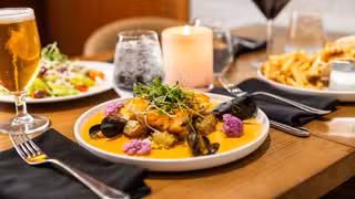 Una foto del restaurante Water's Edge