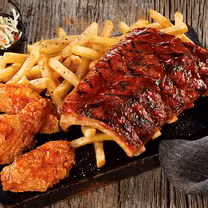 Foto von Montana's BBQ & Bar - Winnipeg - Polo Park Restaurant