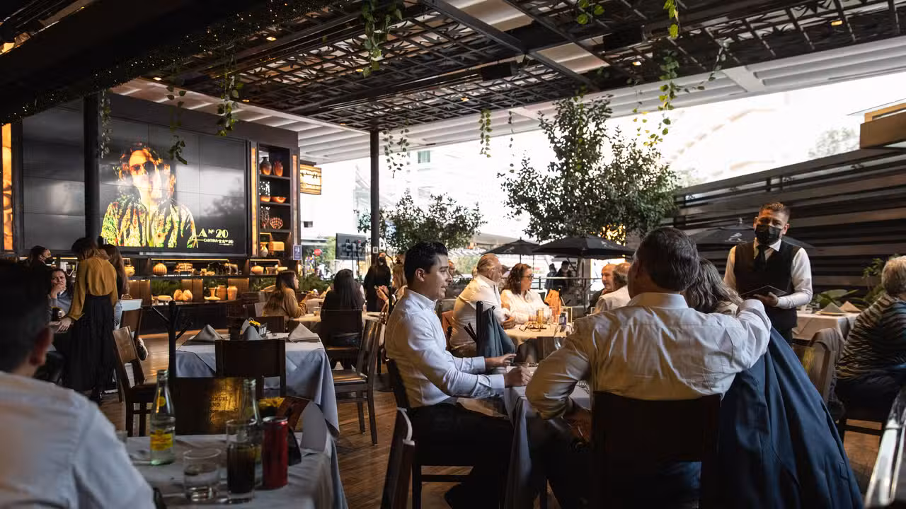 Interior - Cantina La No. 20 - Antara, México, CDMX