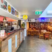 Una foto del restaurante The Thirsty Beaver Bar & Kitchen
