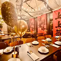 Foto von YOLO Restaurant