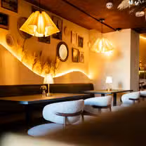 A photo of Smalls restaurant