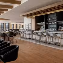 Foto von TREO Kitchen & Bar Restaurant