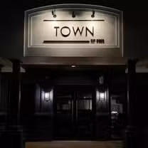 Una foto del restaurante Town Kitchen & Bar
