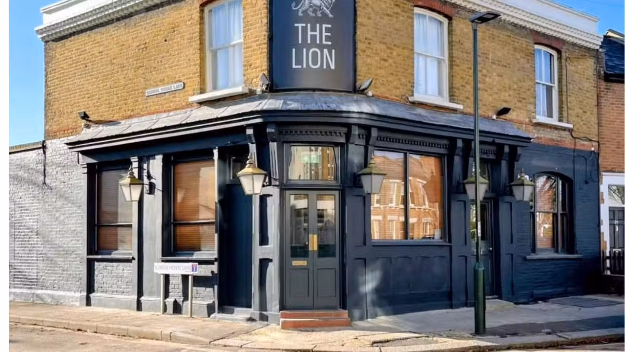 Buitenkant - The Lion, Greater London, England