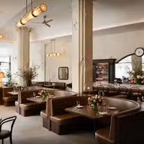 A photo of Leon's restaurant