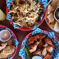 Una foto del restaurante Local Lanes