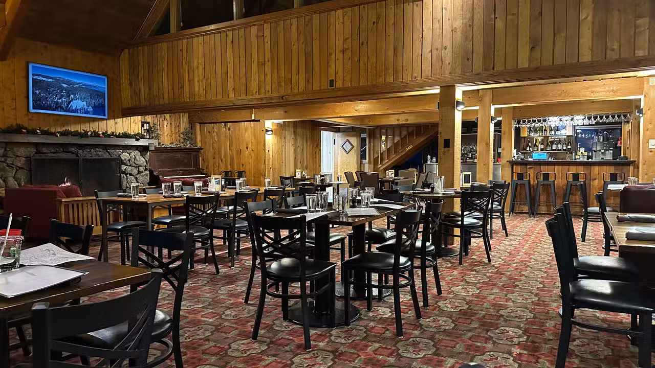 Warm fire, great food and drinks, historic setting - Granlibakken Tahoe - Cedar House Pub, Tahoe City, CA