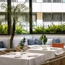Una foto del restaurante Longitude 12 Bistrot & Jardin