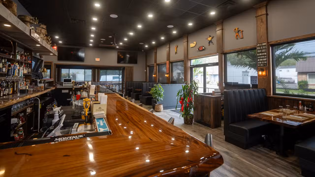 Interior - The White Whale, Seaford, NY
