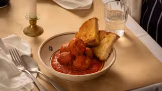 Una foto del restaurante Tiella Trattoria & Bar