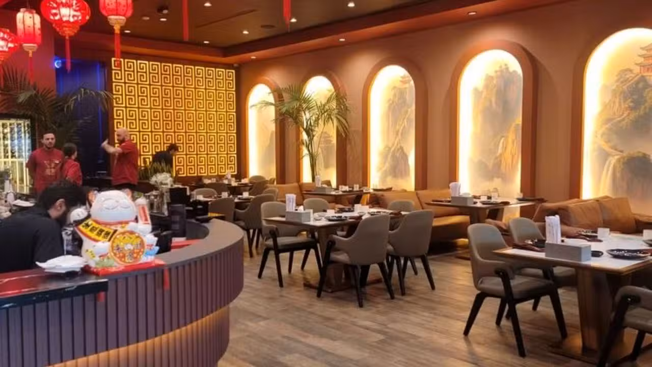 Binnenkant - Dragon Garden Family Restaurant, Glendale, CA