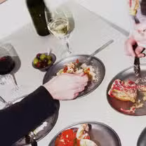 A photo of GRAPES AND PLATES restaurant