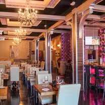 Una foto del restaurante IMC Restaurant & Bar