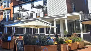 Una foto del restaurante The Buzz on The Pantiles, Home of Kypseli Greek Restaurant