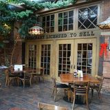 Cover image for Kelleher's Irish Pub & Eatery