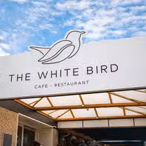 Una foto del restaurante The White Bird Cafe Restaurant